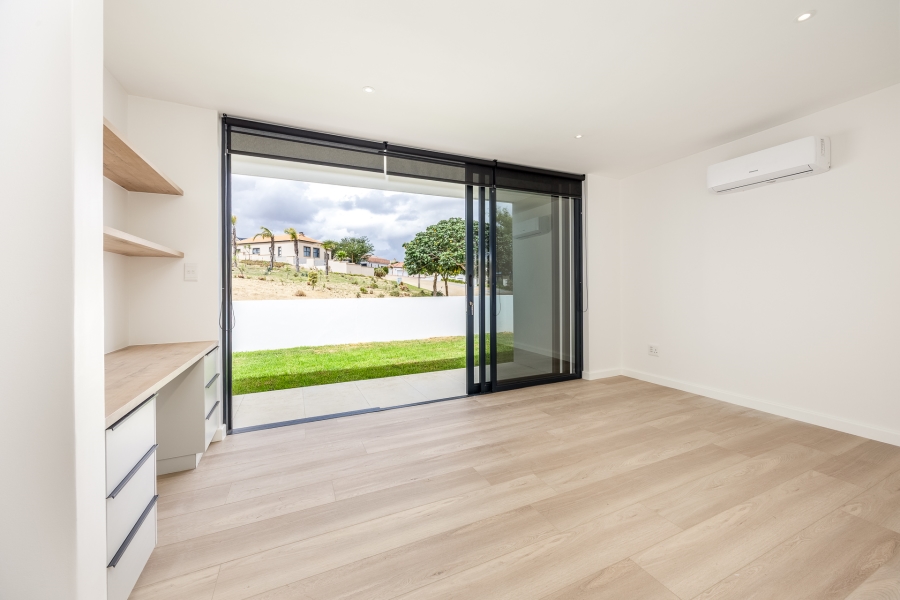 5 Bedroom Property for Sale in Mount Royal Golf Estate Western Cape